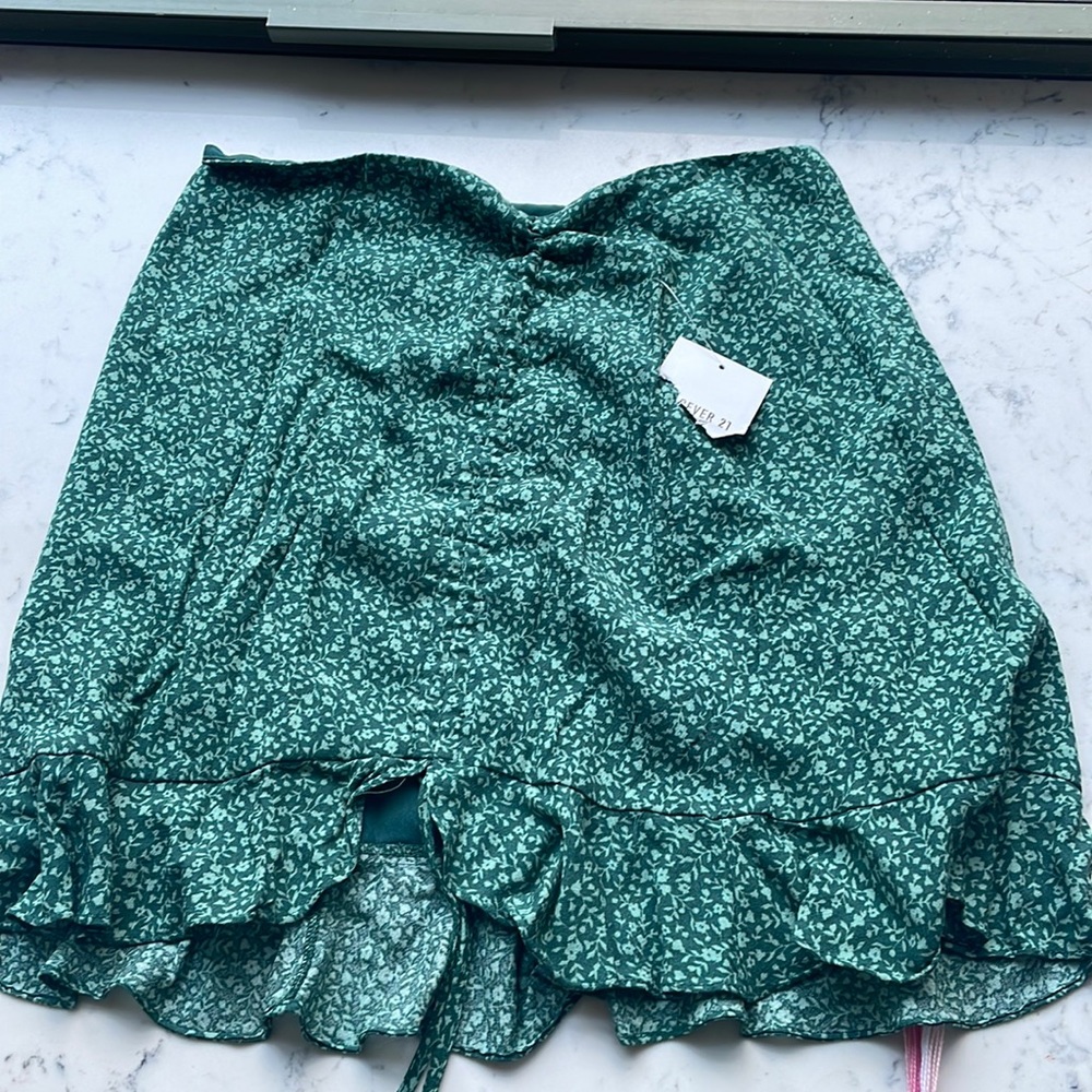 NWT Emerald Floral Skirt